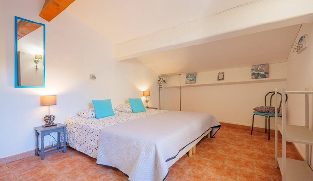 Turquoise Guest Room, Shared Terrace & Garden, Wi-Fi