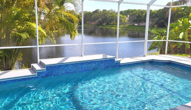 Turtle Cove! Heated Pool, Movie Room, Pool Room, Lakeview, Close to Anna Maria