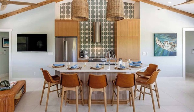 Turtle Escape: Heated Pool, Golf Cart, Pickleball& Close to Beach