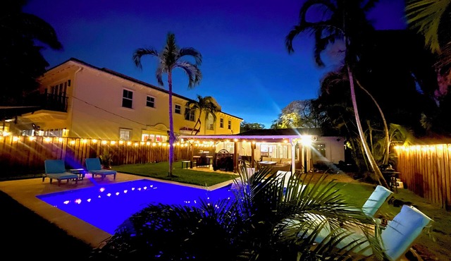 Turtle Nest Bungalow -with Private Backyard Oasis, Fort Lauderdale