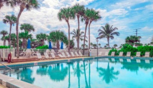 TURTLE REEF CLUB CONDO- HUTCHINSON ISLAND SOUTH- 2 BR PRIME OCEANFRONT-sleeps 6