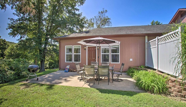 'Turtle Rock' - Ironton Cabin w/Furnished Patio!