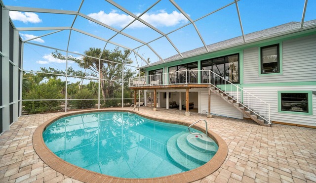 Turtle Tracks: Pool Home off West Gulf. Pets OK!