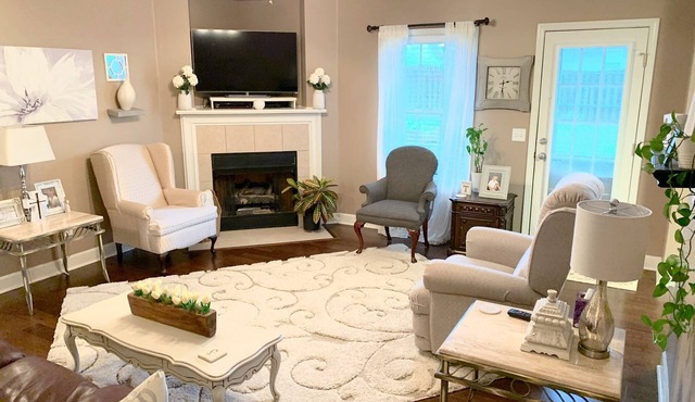 Tuscaloosa Clean, Safe & Stylish House, Minutes from UA and Downtown