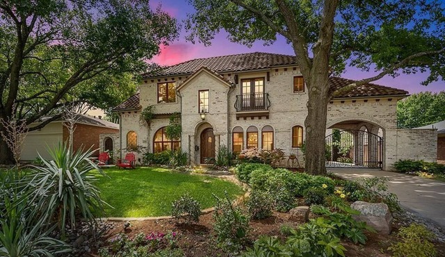 Tuscan Home in Great Location of Dallas