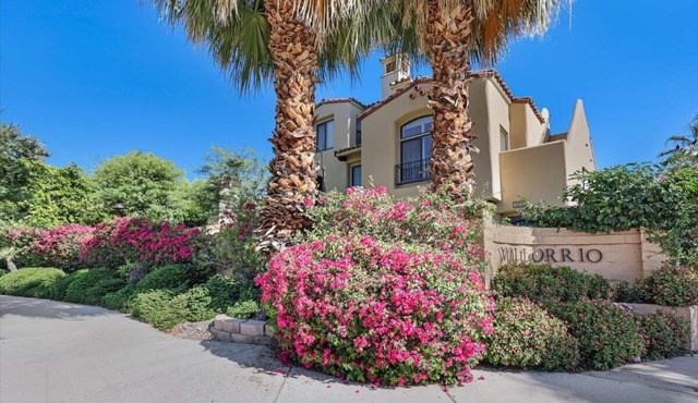 Tuscan-Inspired 3-Bedroom Oasis - Walkable Downtown Palm Springs Escape