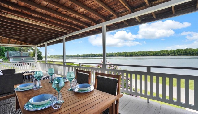 Tuscan River Retreat with Scenic River Views