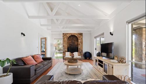 Tuscan style ocean beach escape on the Peninsula