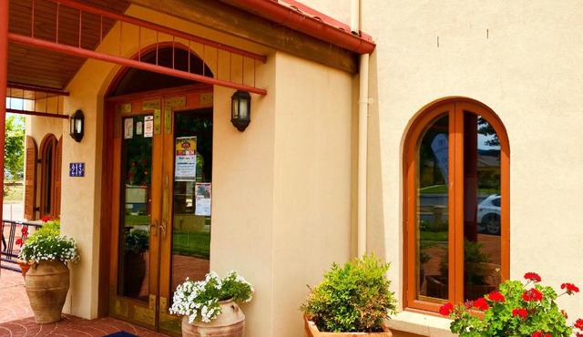 Tuscan Villa in Myrtleford