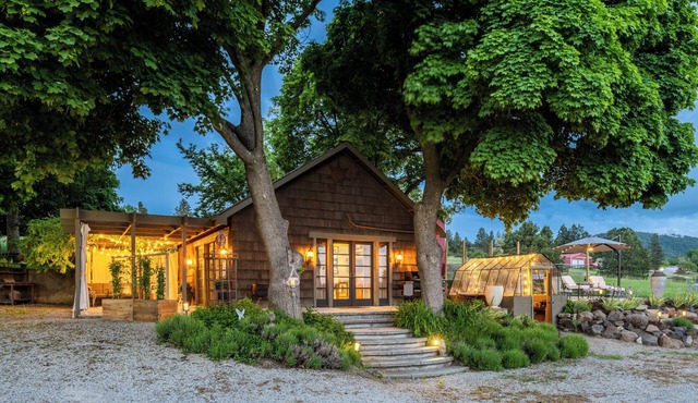 Tuscany Styled Open Beamed Retreat on South Hill with Gorgeous Mountain Views