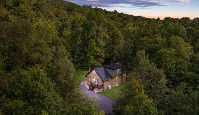 Tuscarora Mountain Retreat | Hot Tub, Hiking, Family Cabin