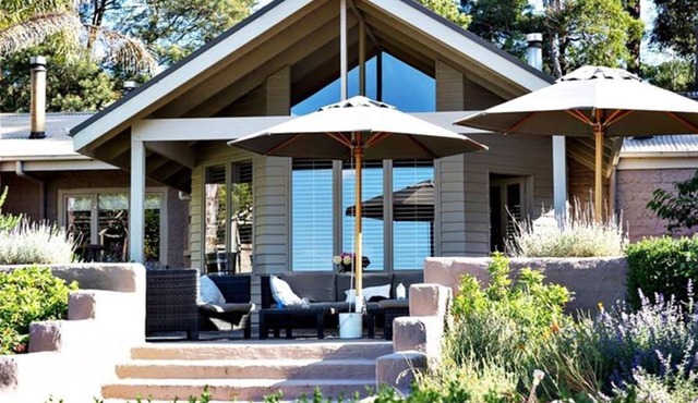 Tussie Mussie Vineyard Retreat Lodge