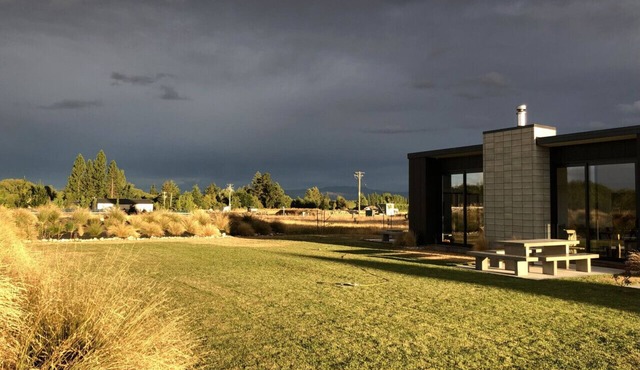 Tussock Fields, Twizel. EPIC mountain views!