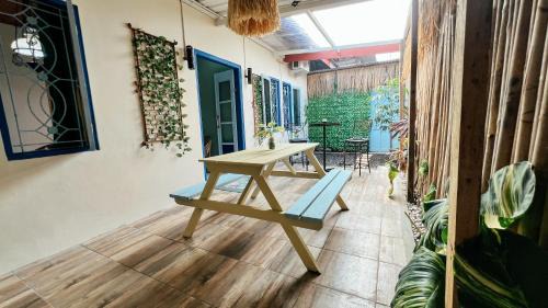 Tuwin Guest House