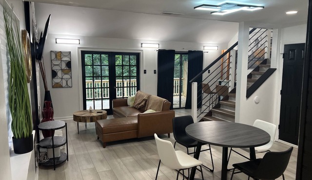 Tuxedo Touch Modern 2BR Townhouse