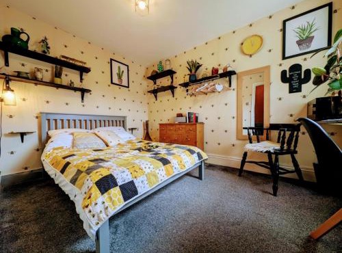 TV & Cosy Room in Newhaven