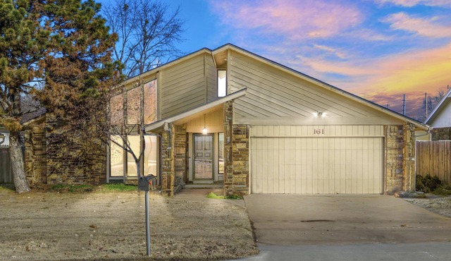 Tv's in Every Bedroom-Spacious-1 Mile to Aquarium & Downtown