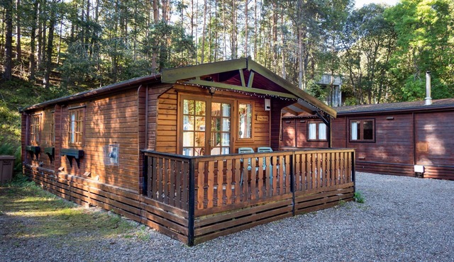 Twa Hoots Lodge - a lodge that sleeps 4 guests in 2 bedrooms