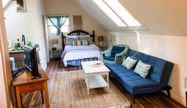 Twain Harte Lake retreat w/summer lake access, walk to town, close to skiing
