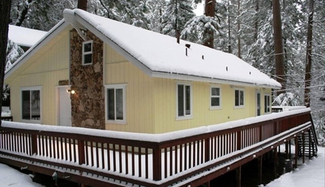 Twain Harte Vacation Rentals - Lake Member, Free WIFI, HD TV, Walk To Town/Lake