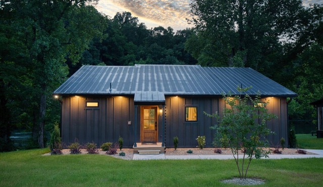 Tway Bird Chalet on The Watauga River