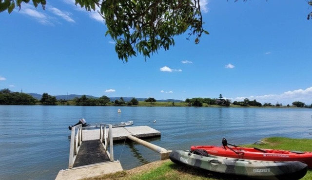 Tweed River Waterfront Cottage