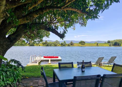 Tweed River Waterfront Cottage