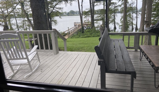 Tweet's Lake House on Lake Providence