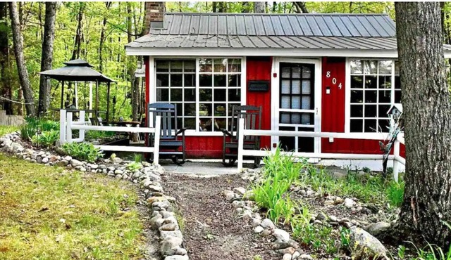 Twenty Lakes Cottage