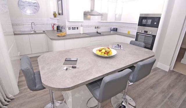 Twenty One-A - an apartment that sleeps 6 guests in 3 bedrooms