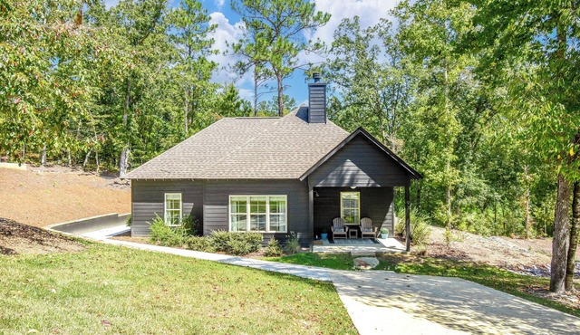 Twilight House by Lake Martin Vibe