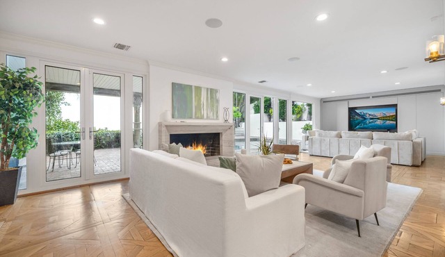 Twilight Terrace - Mediterranean Sophistication in the Heart of Bird Streets
