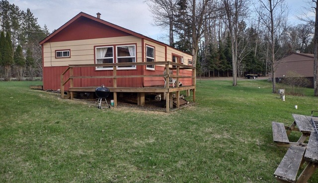 Twin Bay Resort Cabin #4