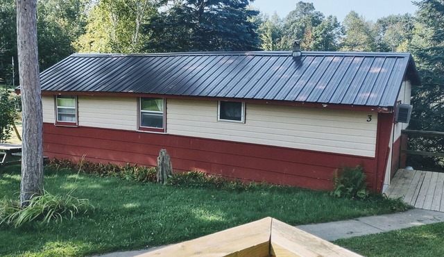 Twin Bay Resort Lakeside Cabin #3
