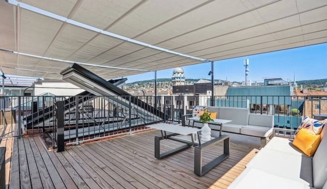 Twin Diamond Penthouse | Rooftop Terrace