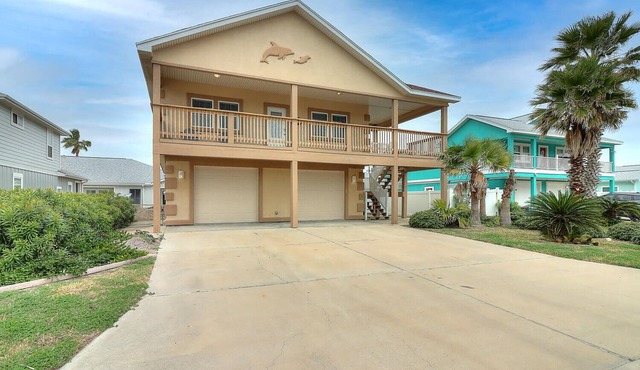 Twin Dolphin Cove has all you need for the ultimate Port A vacation! Pet friendl