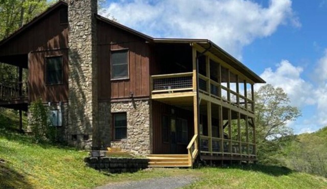 Twin Falls Cabin Top & Bottom Combined