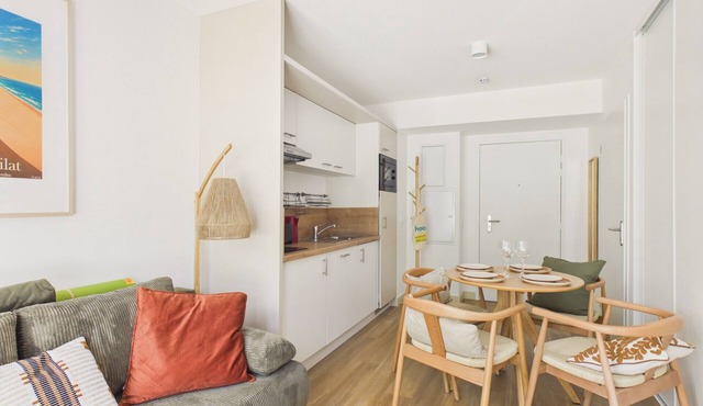 Twin Fin Apt for 4 - Shared Pool