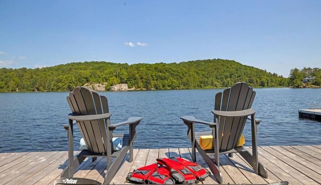 Twin Lake Retreat - Hot Tub & Private Beach