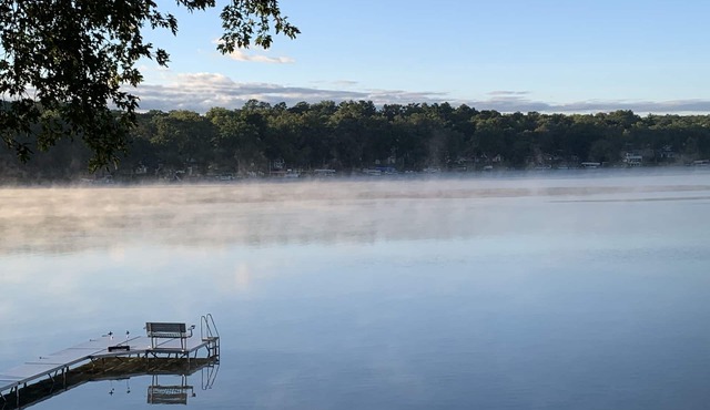 ~Twin Lakes Lakefront with optional pontoon for Rent!~