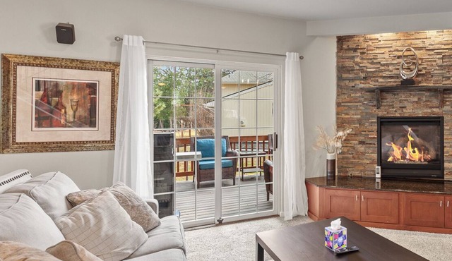 Twin Lakes Village 3-Story Townhouse—Golf Views, Wet Bar, Game Room, Pool!