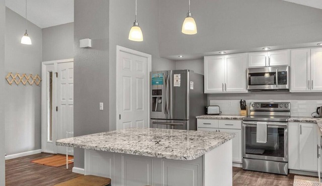 Twin Lakes Village Home Golf Retreat Community Pool Corner Lot and Single Level Living