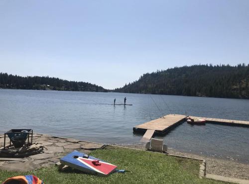 Twin Lakes Waterfront Retreat with Private Dock Fire Pit And Family Friendly Space