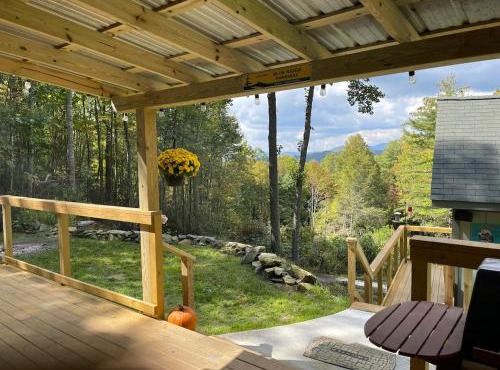 Twin Oaks Cabin at Linville, Private, New remodel