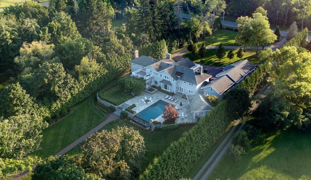 Twin Oaks Lake Estate: Luxury Lake Home on Seneca Lake