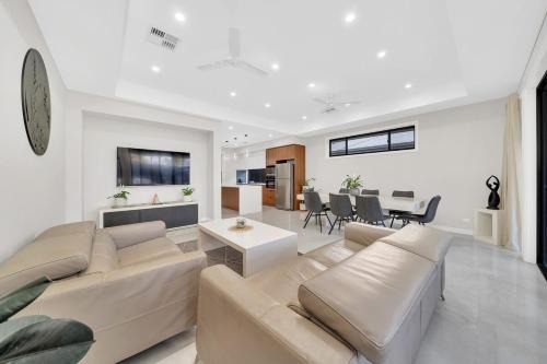 Twin One in Northfield 3 Bedroom Family Home