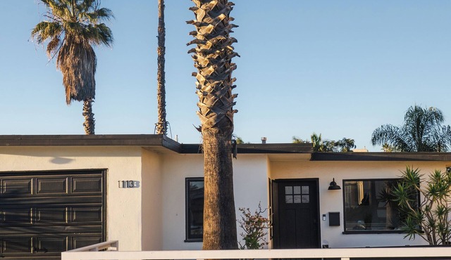 Twin Palms Ventura Pierpont Beach Bungalow Steps from the Ocean Newly Renovated