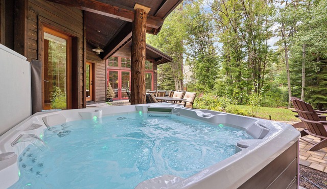 Twin Pine Retreat - Family-Friendly, Hot Tub