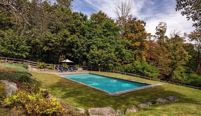 Twin Pond Ridge: Pool | Views | Games
