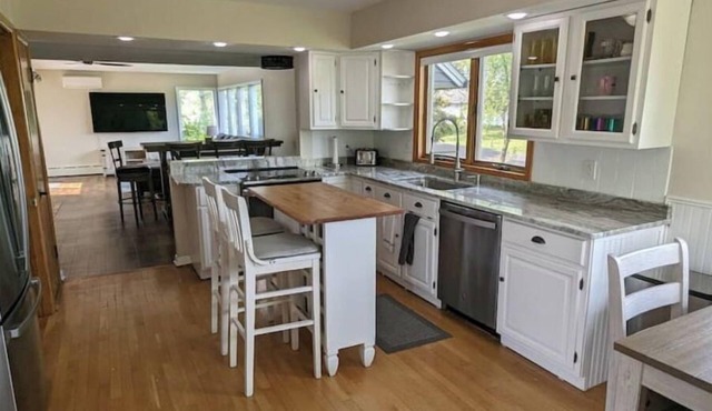 Twin Ports Getaway with hot tub & large private yard!
